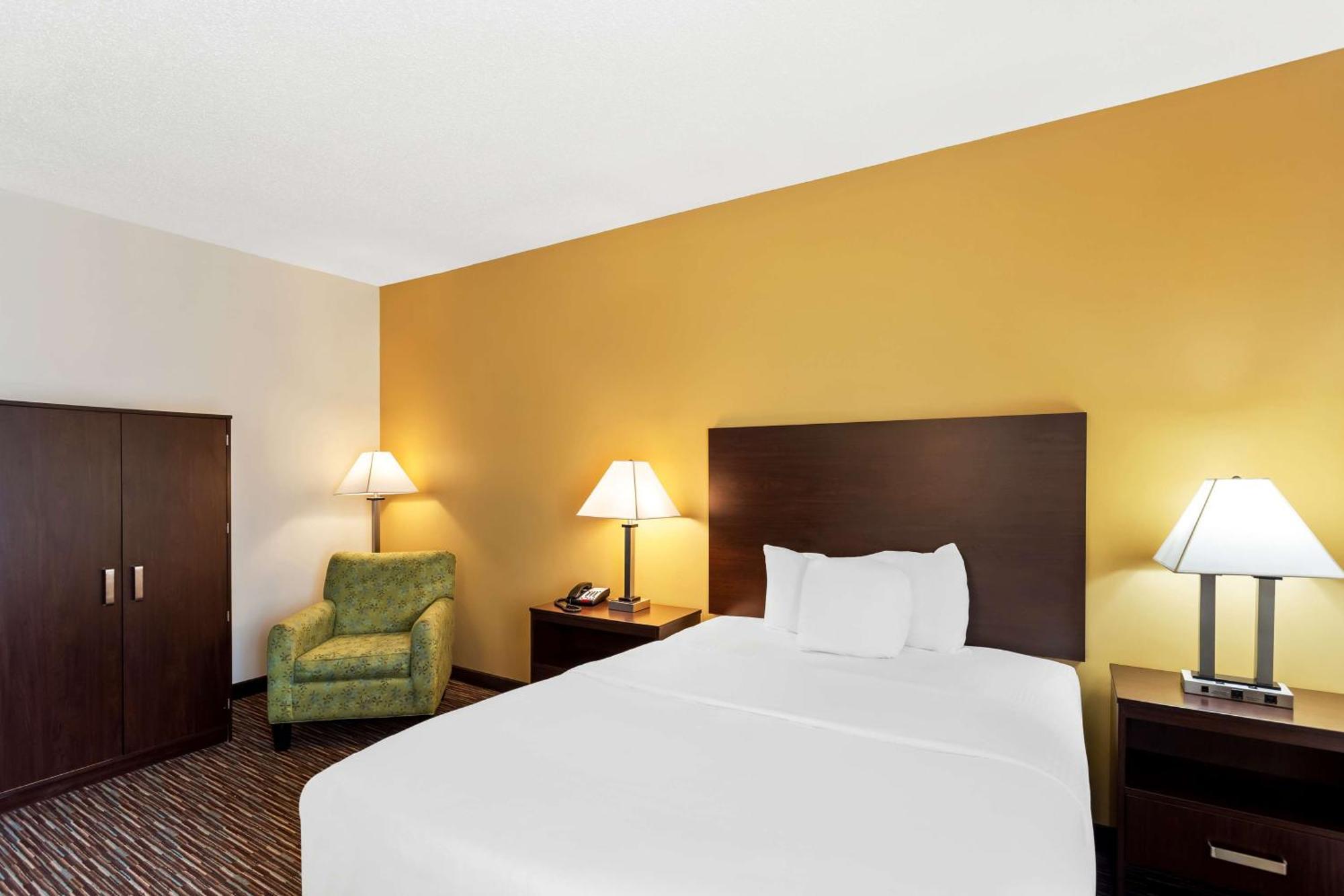 Surestay By Western Hotel 2*